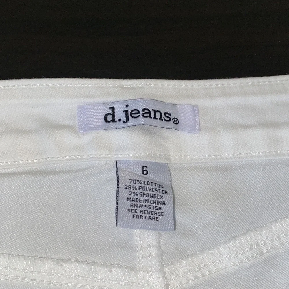d.jeans Women’s Mid-Rise Crop Jeans White - Picture 5 of 5